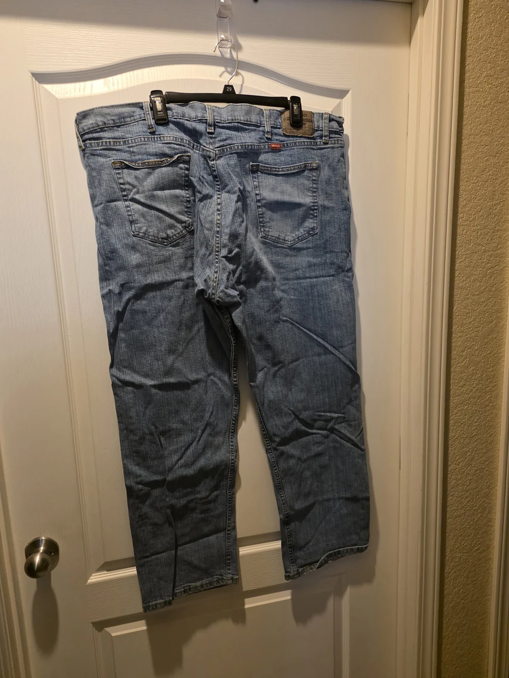 Wrangler Men's Medium Blue Relaxed Jeans